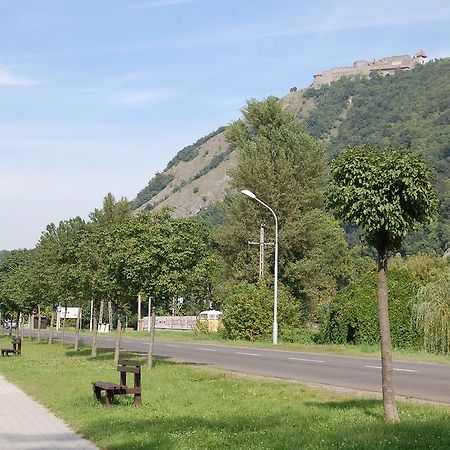 Zach Klara Utcai Apartman Visegrad Luaran gambar