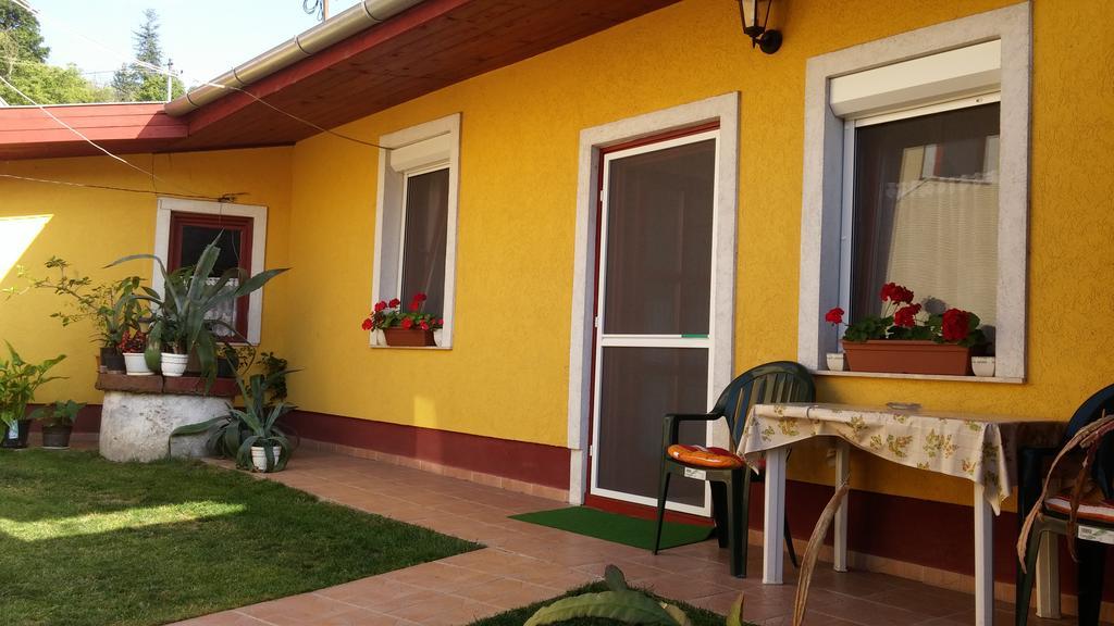 Zach Klara Utcai Apartman Visegrad Luaran gambar
